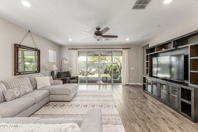 542 W RAINBOW BRIDGE Lane, San Tan Valley, AZ 85140