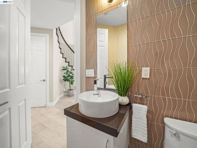 5038 Westside Dr, San Ramon, CA 94583