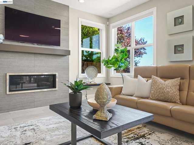 5038 Westside Dr, San Ramon, CA 94583