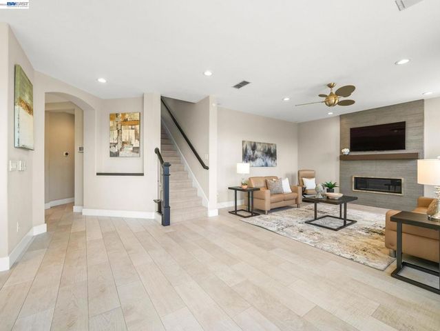 5038 Westside Dr, San Ramon, CA 94583