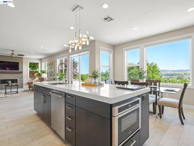 5038 Westside Dr, San Ramon, CA 94583