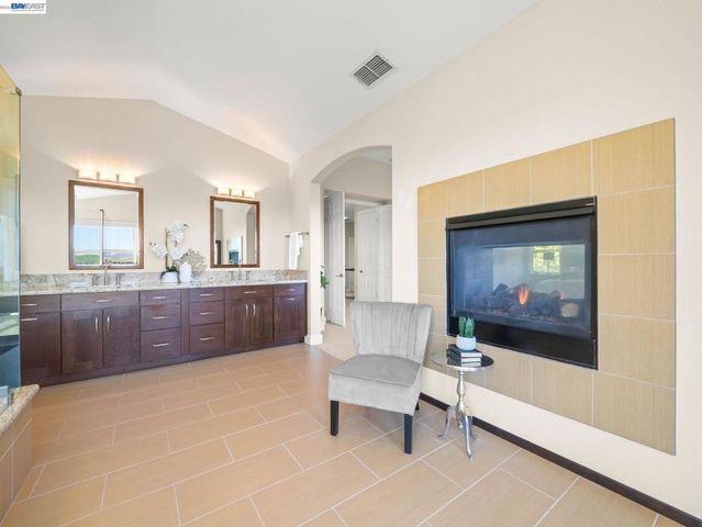 5038 Westside Dr, San Ramon, CA 94583