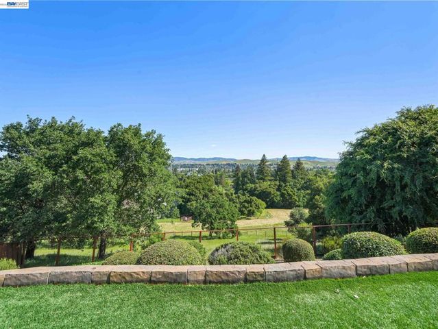 5038 Westside Dr, San Ramon, CA 94583