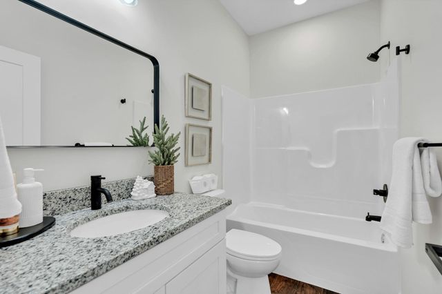 675 S Arbor Valley Way, Valley Center, KS 67147