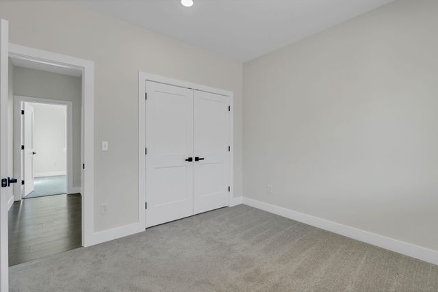 675 S Arbor Valley Way, Valley Center, KS 67147