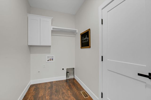 675 S Arbor Valley Way, Valley Center, KS 67147