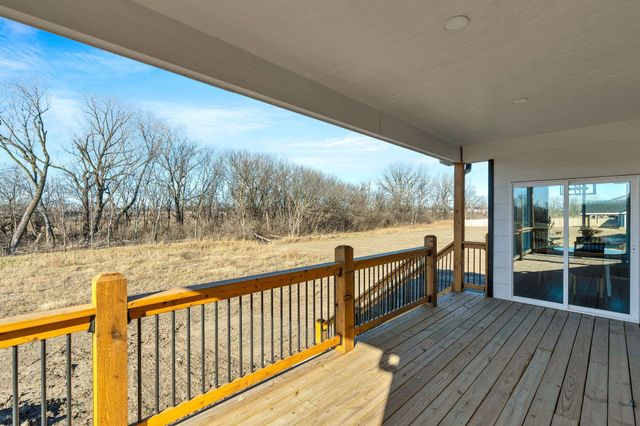 675 S Arbor Valley Way, Valley Center, KS 67147