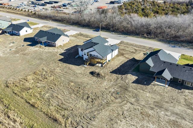 675 S Arbor Valley Way, Valley Center, KS 67147