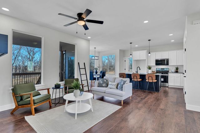 675 S Arbor Valley Way, Valley Center, KS 67147