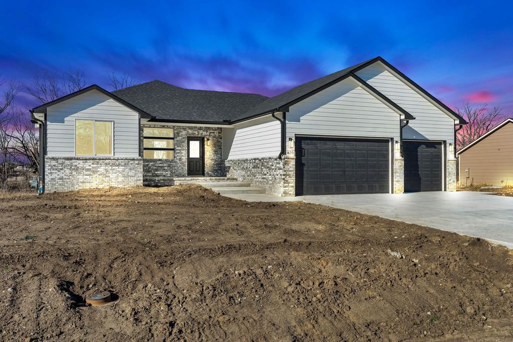 675 S Arbor Valley Way, Valley Center, KS 67147