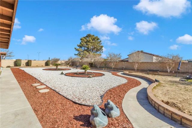 11679 Winterhawk Way, Apple Valley, CA 92308