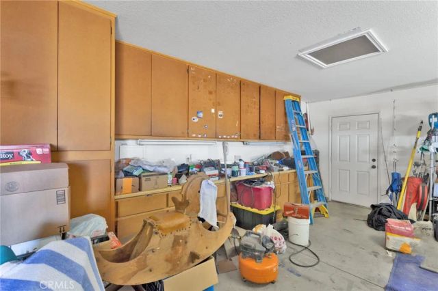 11679 Winterhawk Way, Apple Valley, CA 92308