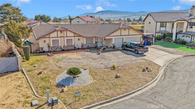 11679 Winterhawk Way, Apple Valley, CA 92308