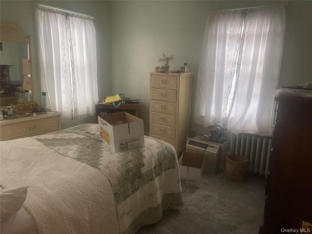 22 Eton Street, Valley Stream, NY 11581