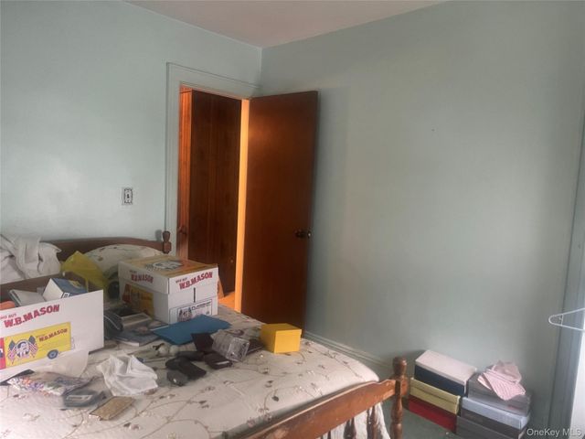 22 Eton Street, Valley Stream, NY 11581