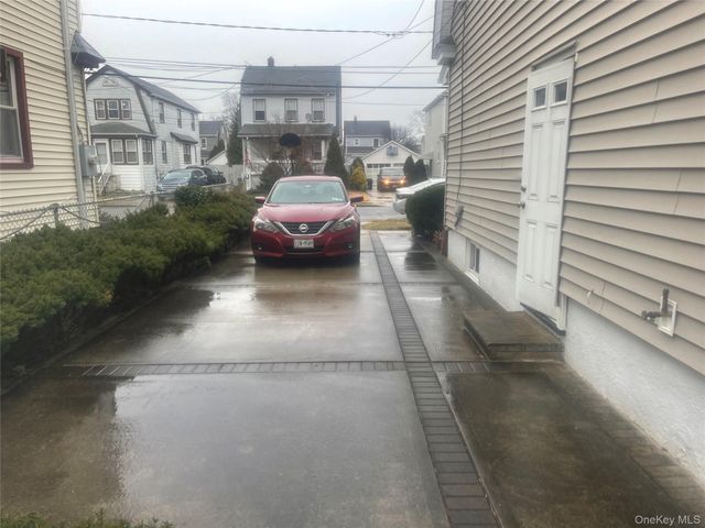 22 Eton Street, Valley Stream, NY 11581