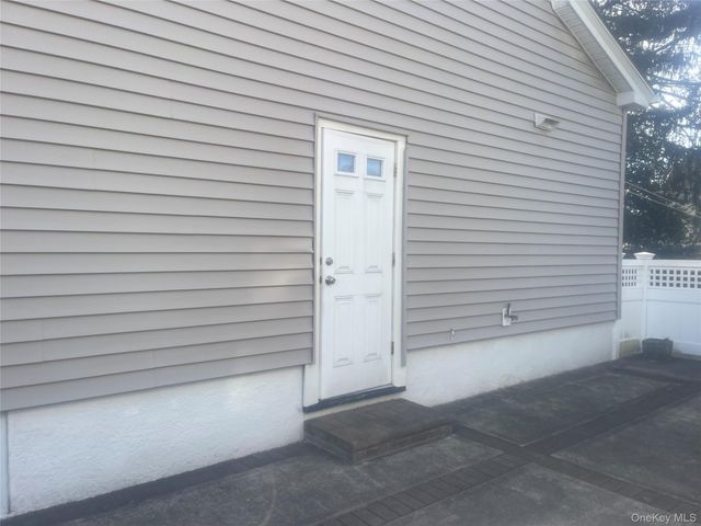 22 Eton Street, Valley Stream, NY 11581