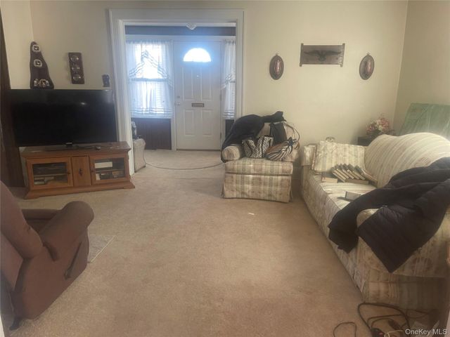 22 Eton Street, Valley Stream, NY 11581