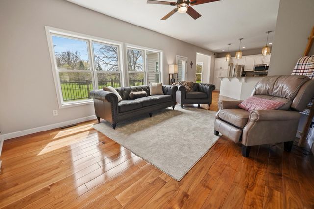 2512 Walden Way, Saint Cloud, MN 56301