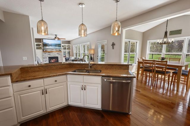 2512 Walden Way, Saint Cloud, MN 56301