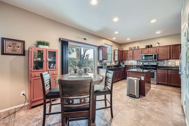 2323 W ALICIA Drive, Phoenix, AZ 85041