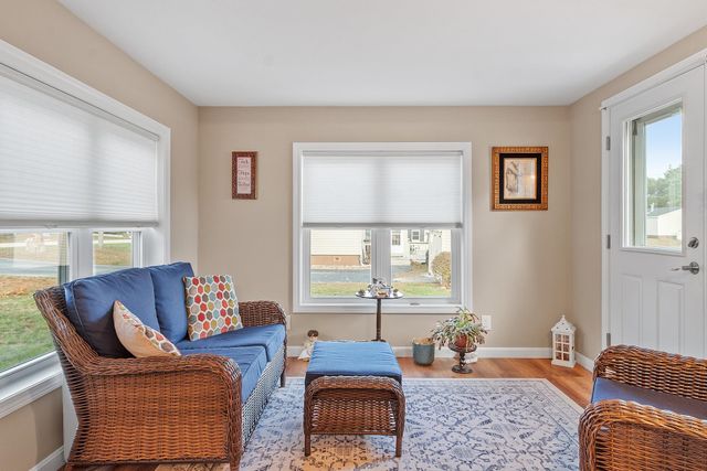 18 Lilac Court, Raymond, NH 03077