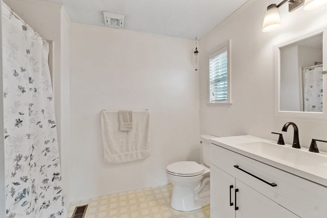 18 Lilac Court, Raymond, NH 03077