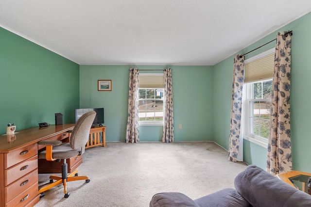 18 Lilac Court, Raymond, NH 03077