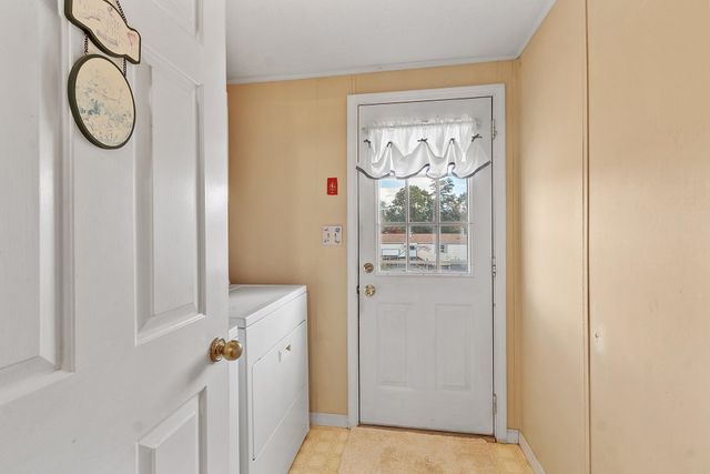 18 Lilac Court, Raymond, NH 03077