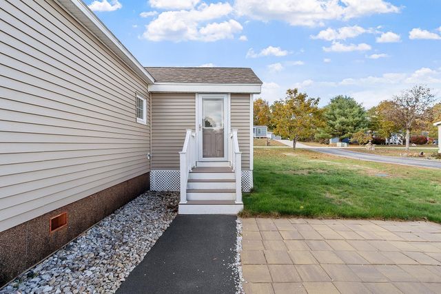 18 Lilac Court, Raymond, NH 03077