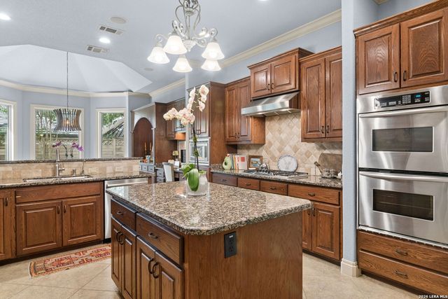 4 Cobham, San Antonio, TX 78218