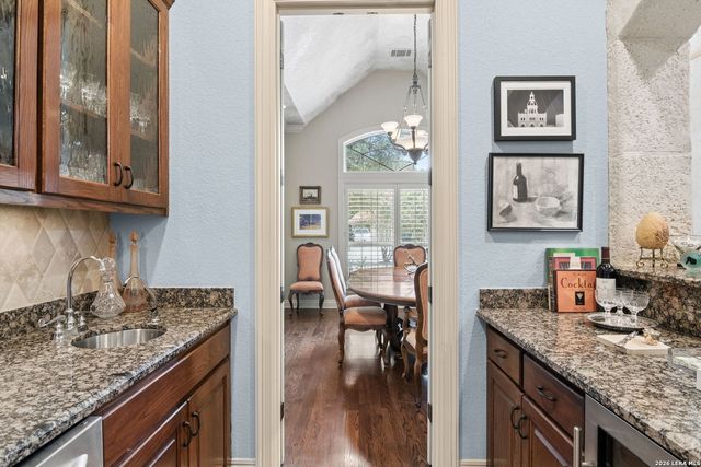 4 Cobham, San Antonio, TX 78218