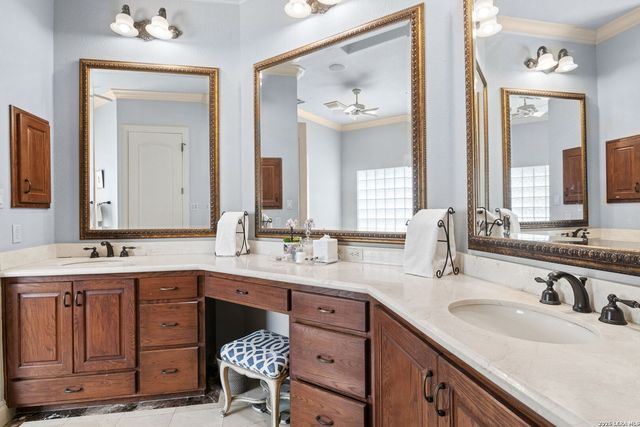 4 Cobham, San Antonio, TX 78218