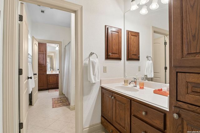 4 Cobham, San Antonio, TX 78218