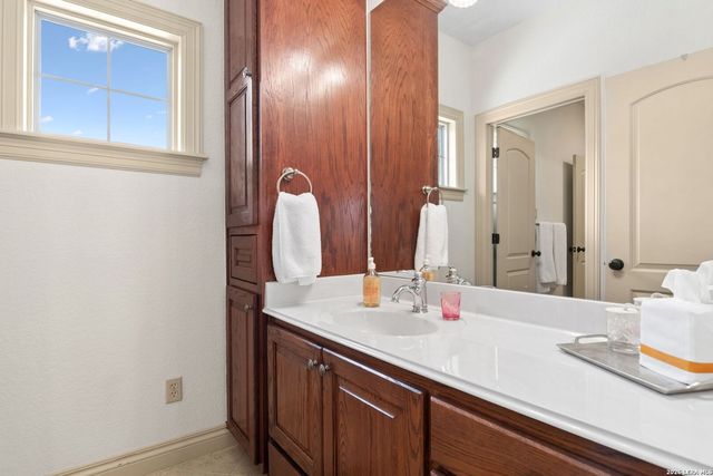 4 Cobham, San Antonio, TX 78218