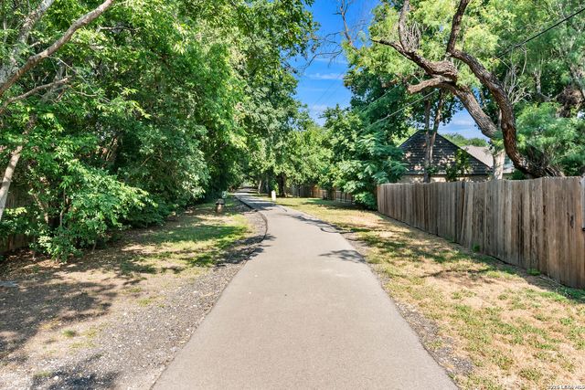 4 Cobham, San Antonio, TX 78218