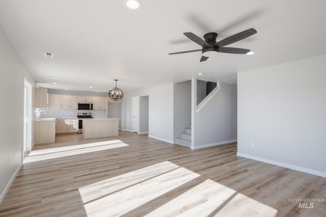 18432 N Sweet William Ave, Nampa, ID 83687