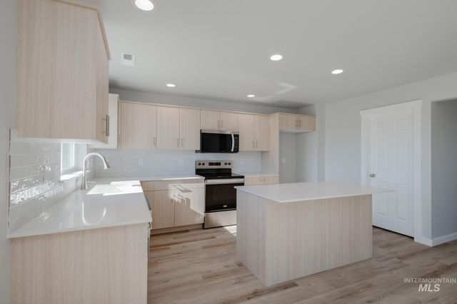 18432 N Sweet William Ave, Nampa, ID 83687