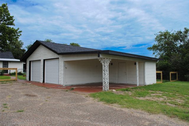 11101 China Spring Road, Waco, TX 76708