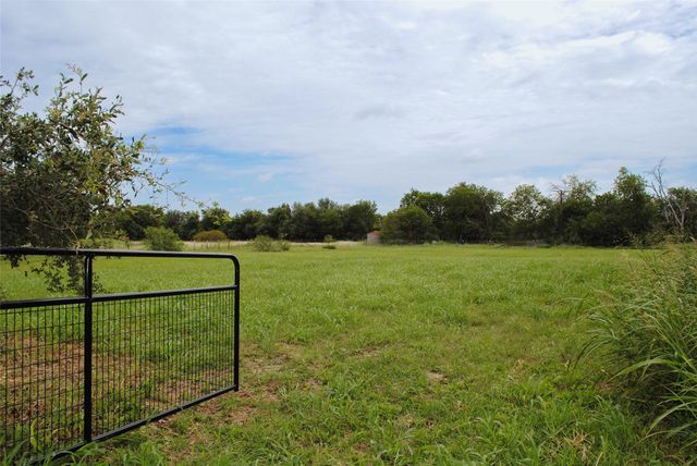 11101 China Spring Road, Waco, TX 76708