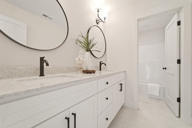 8450 W 105th Avenue, St. John, IN 46373