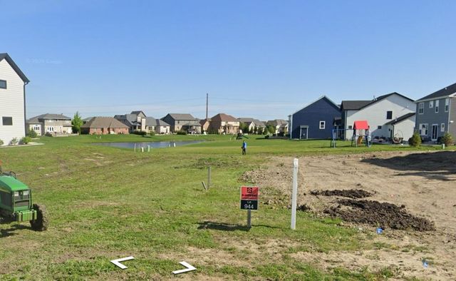 8450 W 105th Avenue, St. John, IN 46373
