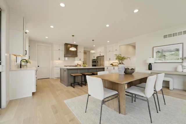 8450 W 105th Avenue, St. John, IN 46373