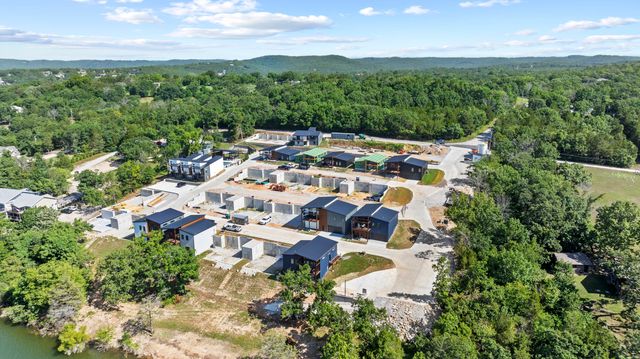 32 Bocote Drive 28, Reeds Spring, MO 65737