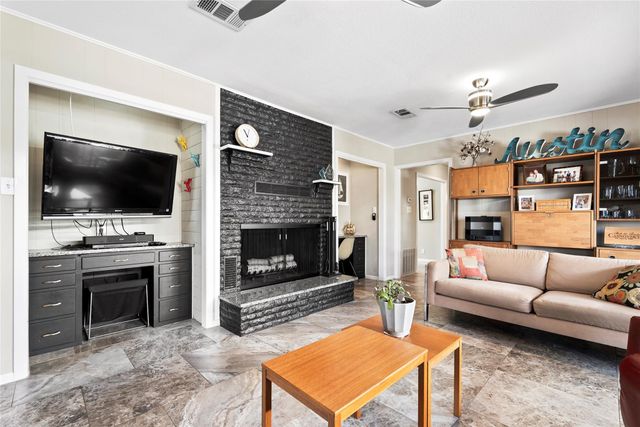 204 Taylor RD, Elgin, TX 78621