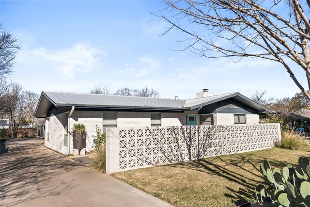 204 Taylor RD, Elgin, TX 78621