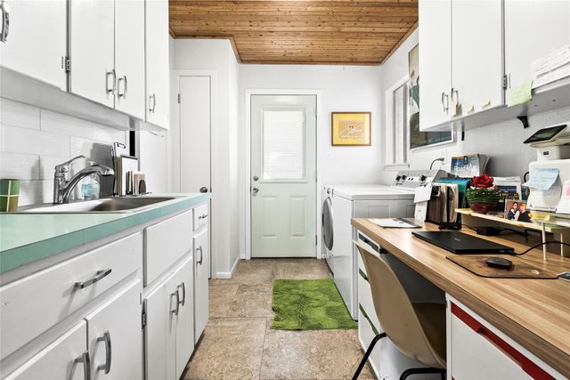 204 Taylor RD, Elgin, TX 78621