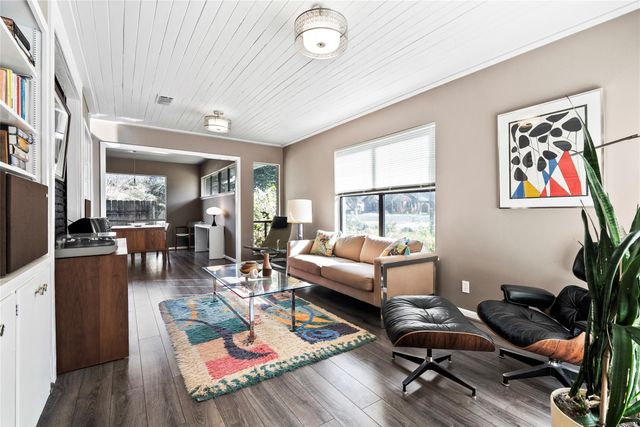 204 Taylor RD, Elgin, TX 78621