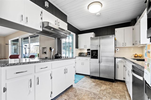 204 Taylor RD, Elgin, TX 78621