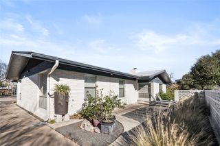 204 Taylor RD, Elgin, TX 78621